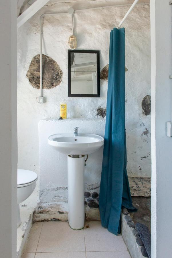 Basic En-Suite Bedroom By The Sea Guinea Екстер'єр фото