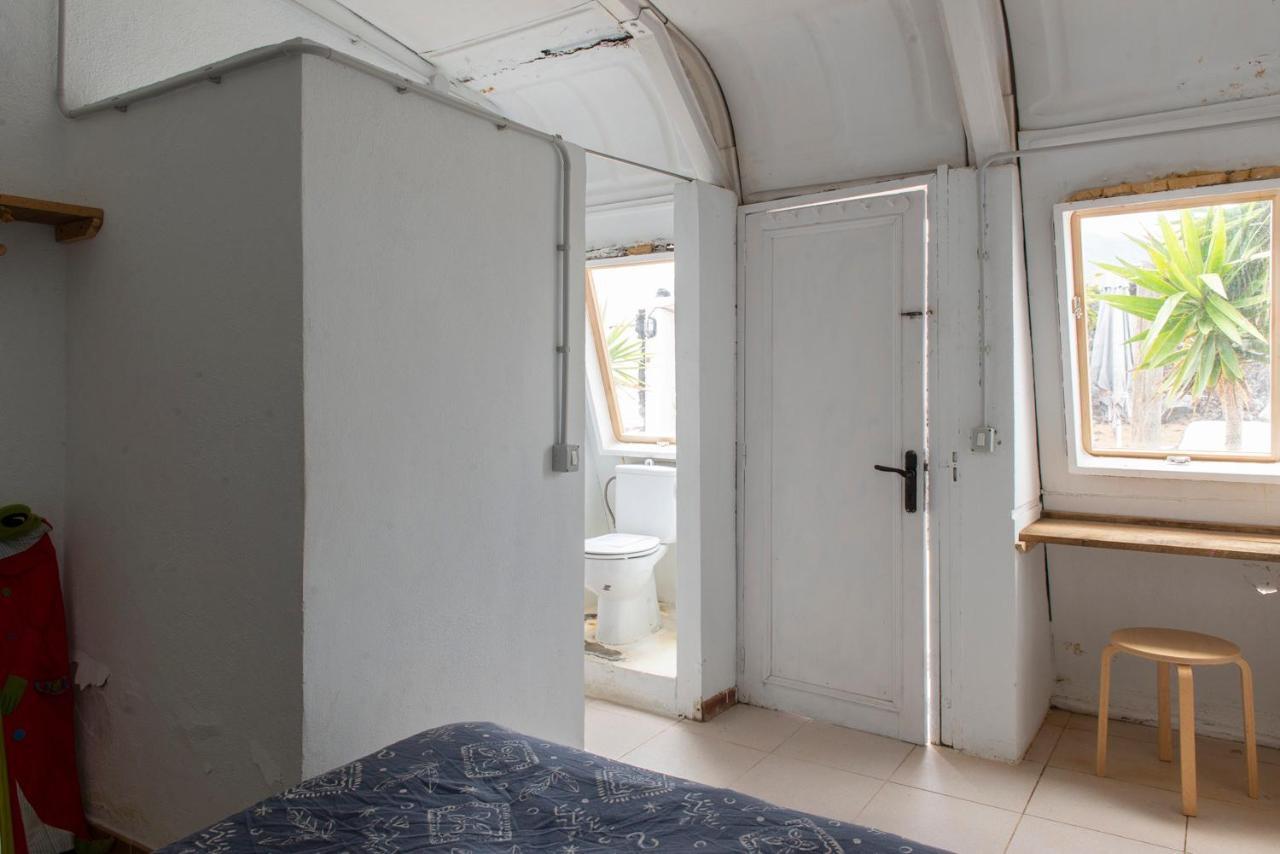 Basic En-Suite Bedroom By The Sea Guinea Екстер'єр фото